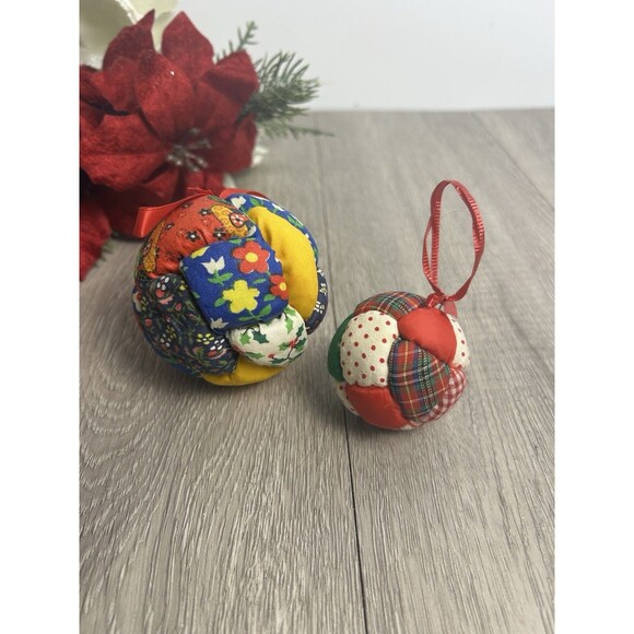 Lot Of 2 Vintage Stuffed Patchwork Ball Christmas Ornaments Calico Quilt - Picture 1 of 7